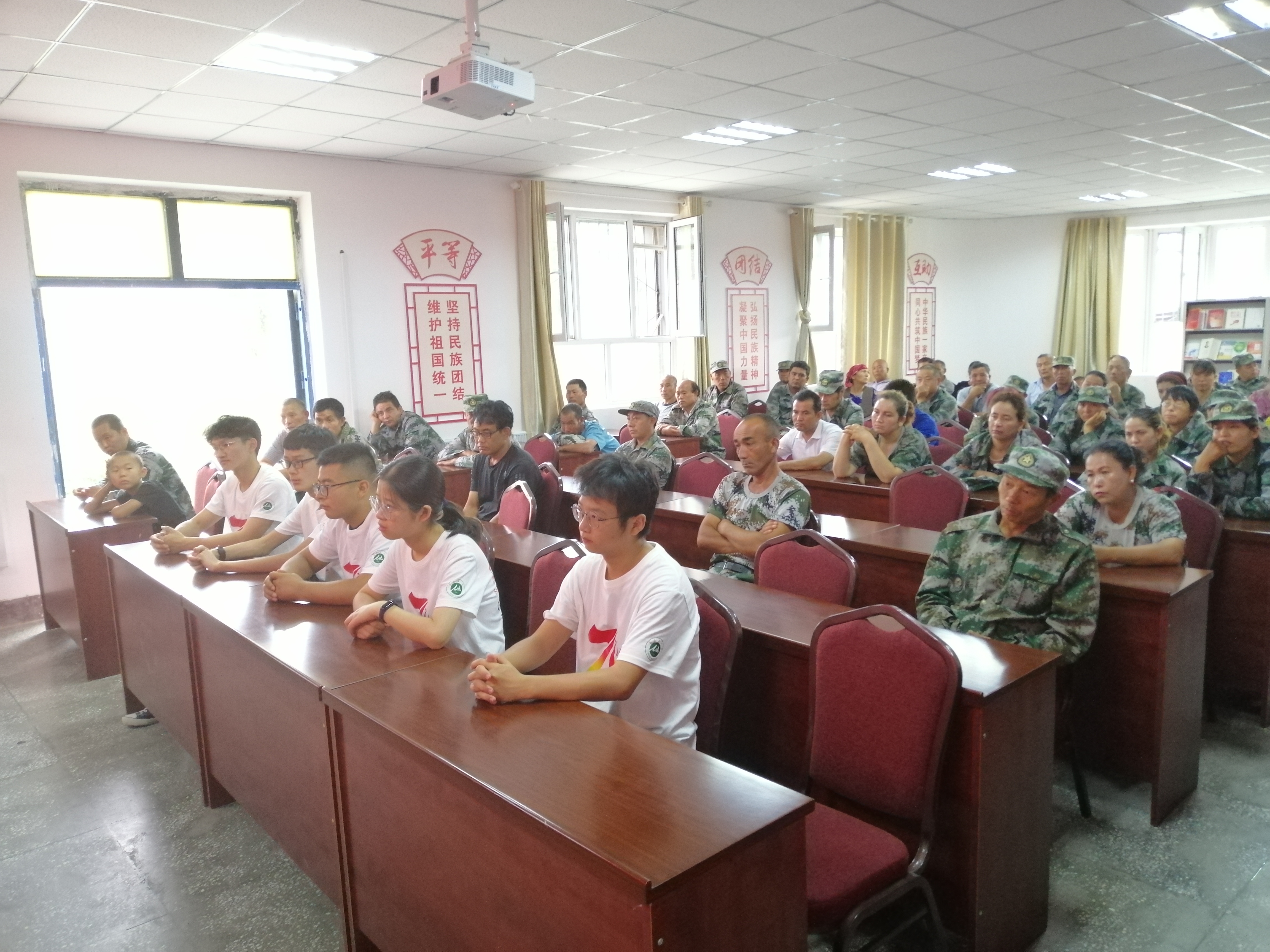 「实况进展」石大学子连队行，科普讲座进行时