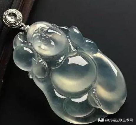 开窗后翡翠原石价格几百块,翡翠原石开窗后玉质发黑不油亮