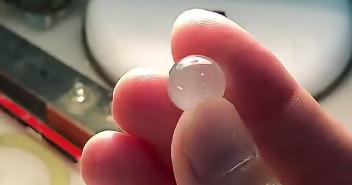 全是裂的沙枣青籽料,全是裂的珠宝