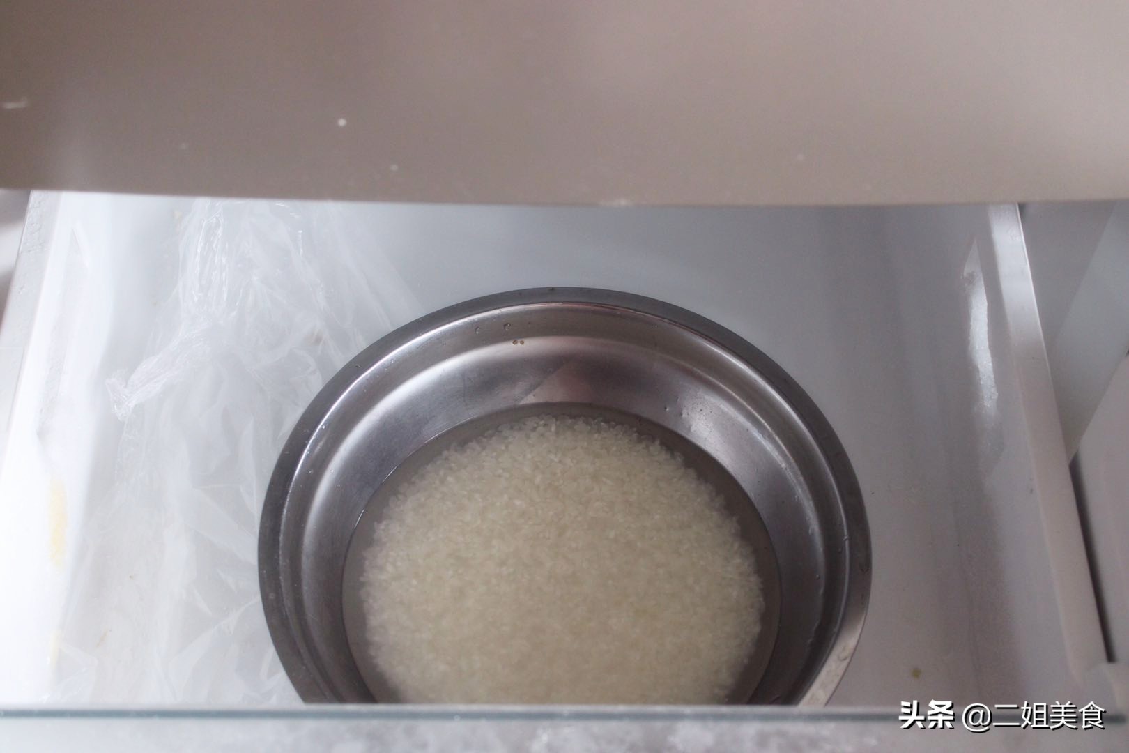 怎样煮大米粥又快又好,电饭锅大米粥怎么煮又滑又粘稠