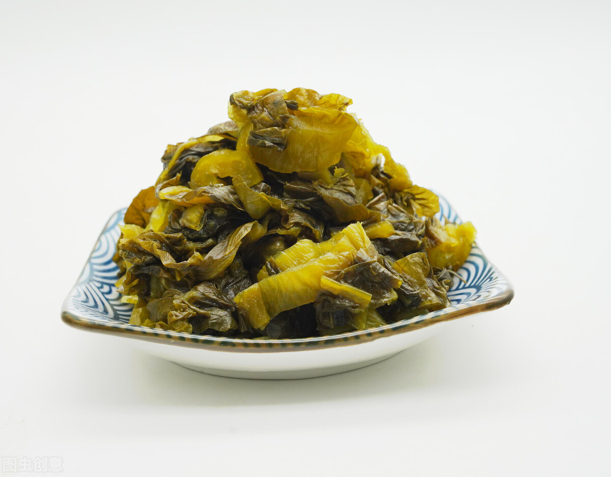 警惕亚硝酸盐中毒！霉苋菜梗没腌透，杭州阿姨吃完后全身紫青