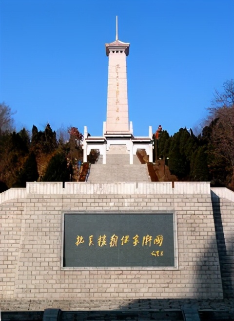 1986年扫地大爷暴露身份,解放后击落美国飞机的老英雄