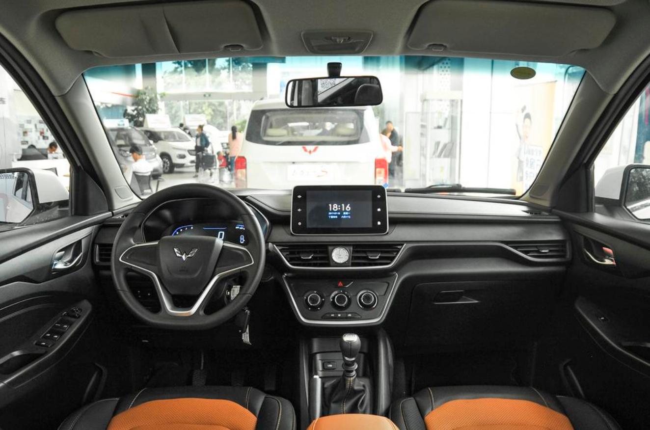 长安cs75plus和五菱宏光s3,五菱宏光s3买1.5l和1.5t哪个好