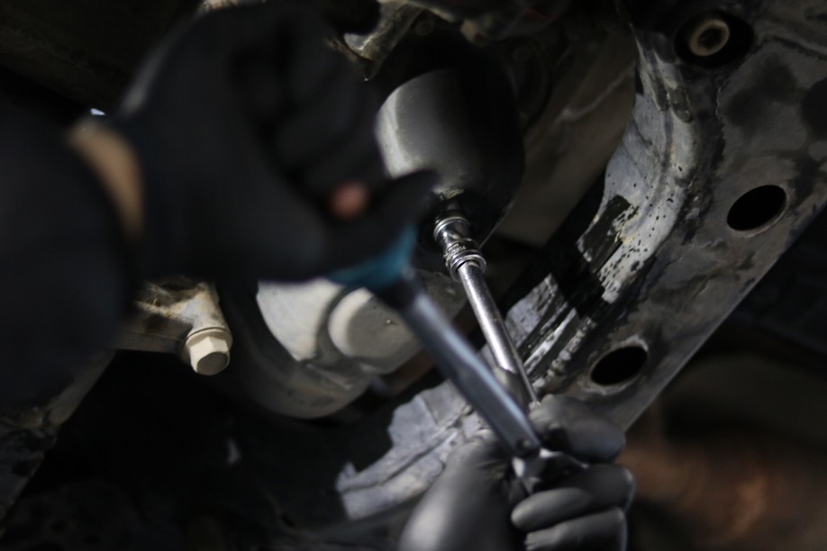 怪兽修车:修复一辆09款中东版丰田霸道,最终旧车变新车