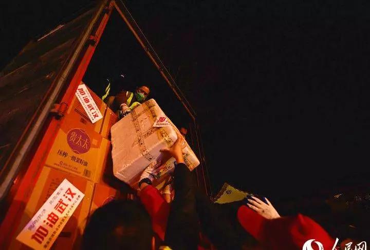 在抗疫一线彰显青春担当,在战役一线彰显担当与责任