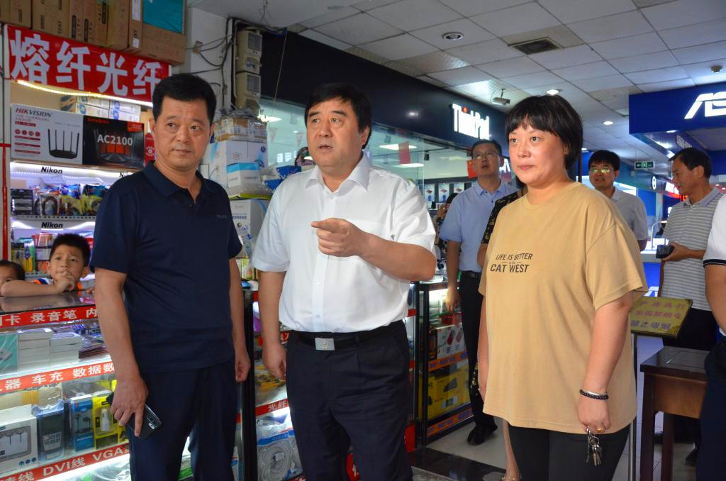 秦都区政府陈万峰,带队到街道督导调研创城工作