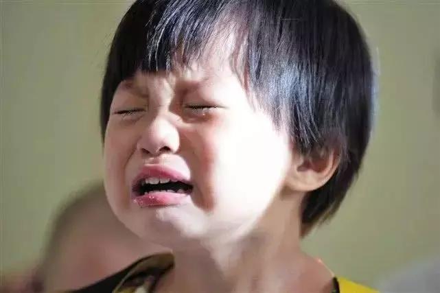 孩子害怕时跟他说什么才能不怕,当孩子说害怕时家长怎么办