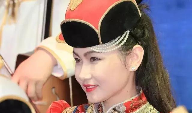 蒙古人是什么肤色的人种,蒙古人属于白种人和黄种人