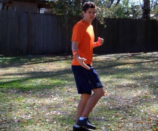 青训接球转身射门教案6-8岁,足球教学正脚背抽射8点细节