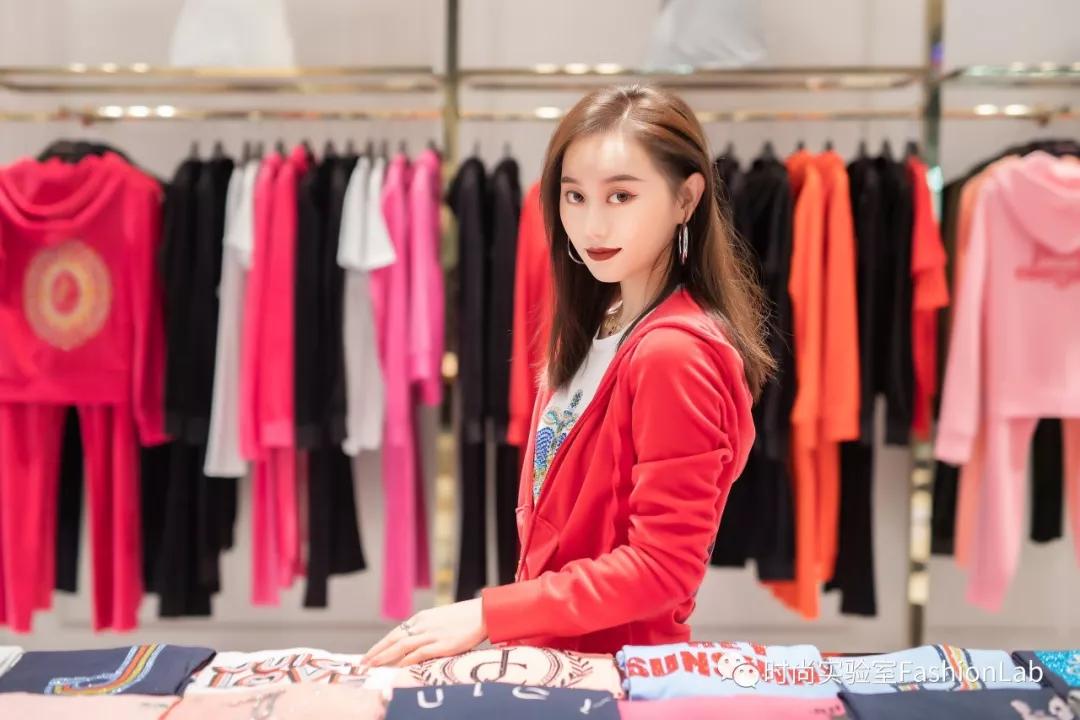 送对年终礼物是当代青年的社交核*器武**