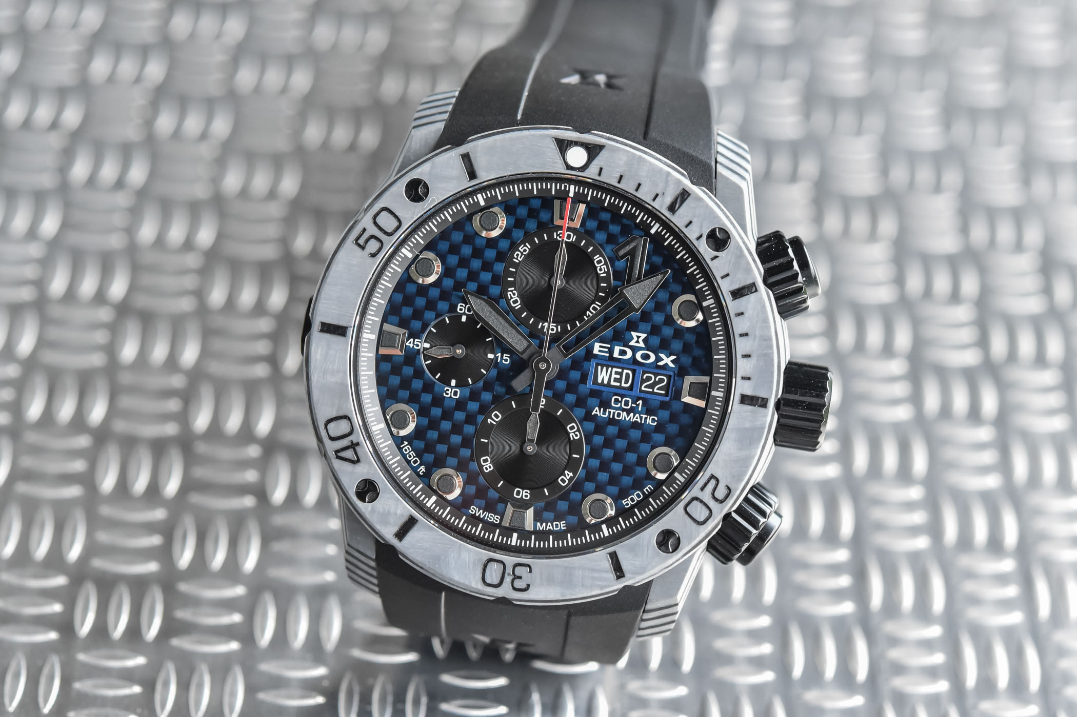 Edox依度CO-1Carbon计时码表——为海上竞速而生
