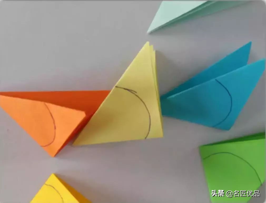 八折团花简单又漂亮教程,又简单又好看的美丽花手工彩纸