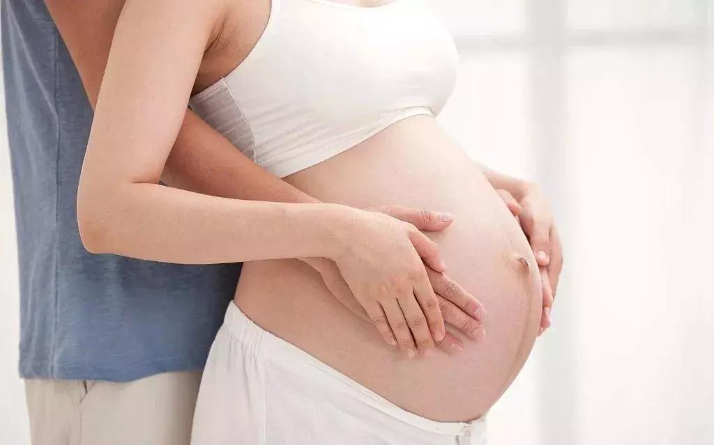 从怀孕到分娩，医生给出10条孕期实用建议，孕妈妈赶紧看看！