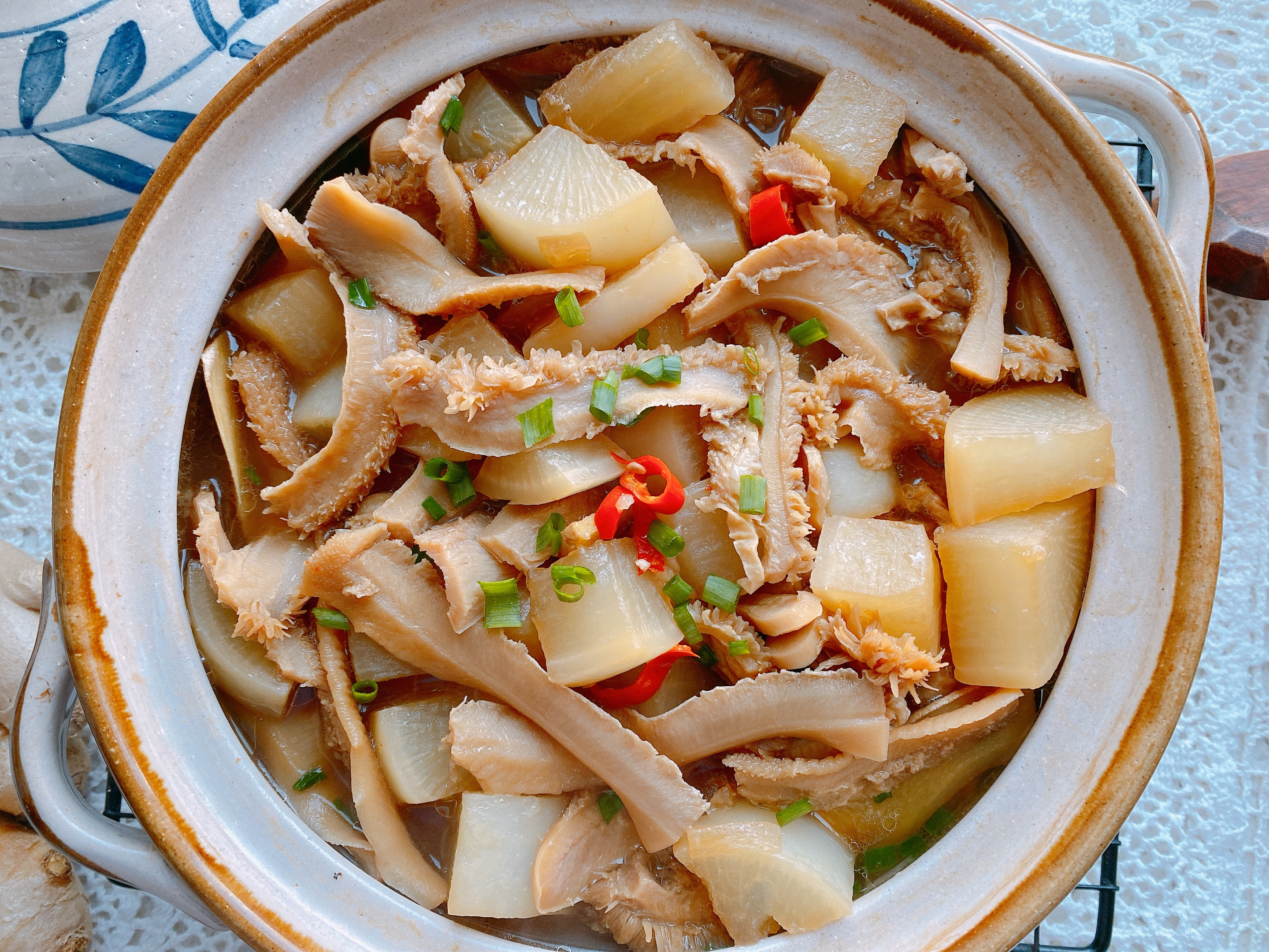 牛肚炖老萝卜最佳做法,牛肚和什么配菜炒着好吃