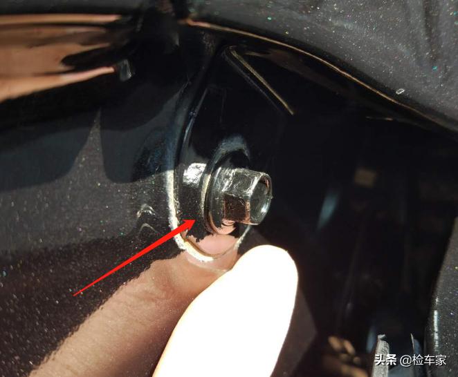 2万公里贬值80多万，45万买辆V8+6.4L的JEEP大切诺基SRT还值吗？