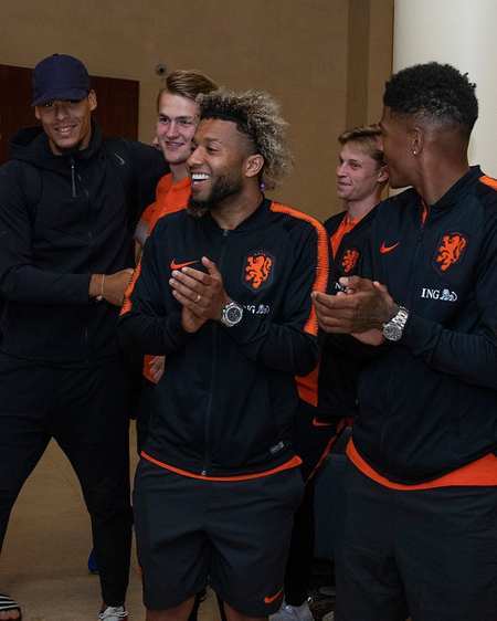 这样的荷兰队你也没见过!三棍客走了,荷兰足球真的要飞了