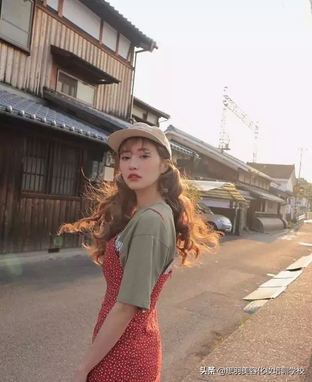 瘦长脸适合丸子头的发型,2021最洋气的减龄发型圆脸丸子头