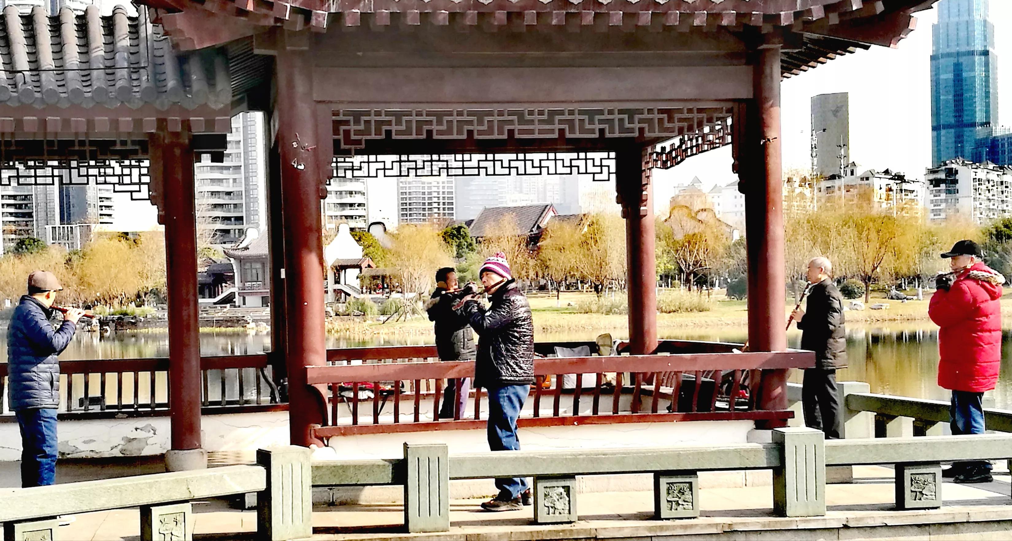 寒冬里的一抹温暖散文,这个冬天有你真温暖散文