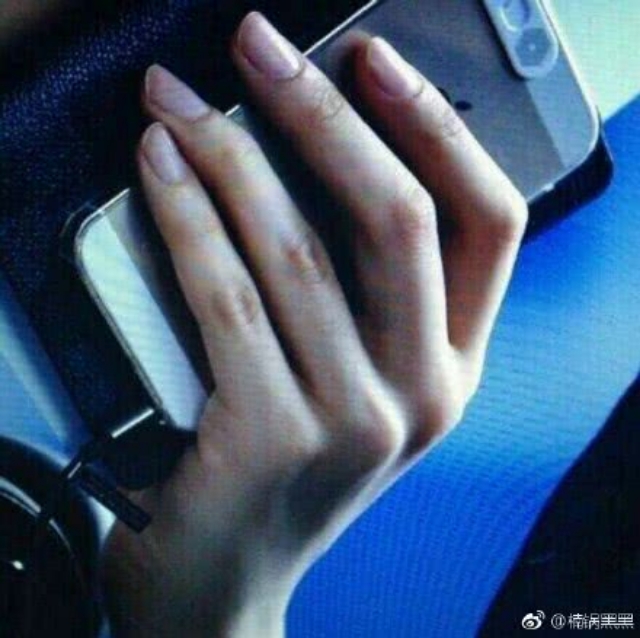 除了腹肌和人鱼线,他的这个举动更让粉丝疯狂?