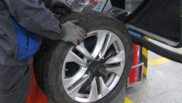 动平衡和四轮定位区别多少钱,四轮定位包含动平衡吗