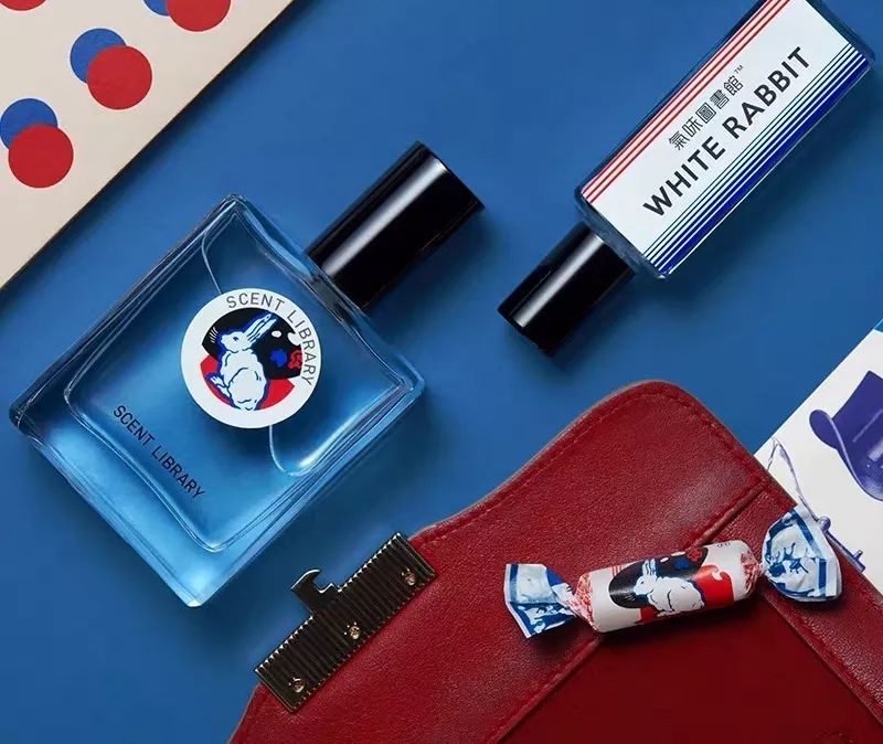 娇韵诗唇釉樱花限定,娇韵诗四色眼影02