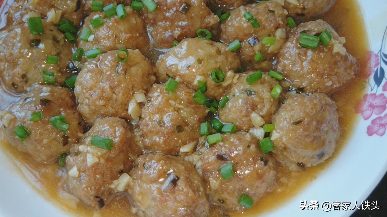 藕丸子怎样做出来q弹不易煮烂,怎样做莲藕丸子才好吃呢