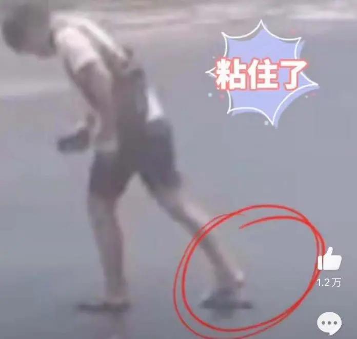 鸡块掉地上捡起来继续炸,鸡块掉地上