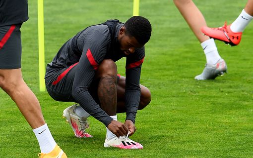 转会快报，阿森纳不留门将，吉鲁取代伊瓜因，利物浦新星准备离队