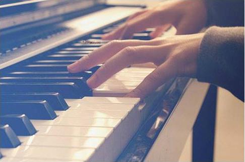 国产新钢琴好还是二手进口钢琴好,外国品牌的钢琴哪个好