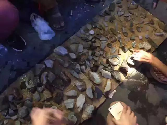 磁铁寻宝吸到兰博基尼,磁铁寻宝黑晶石