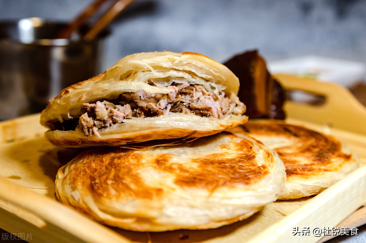 街头小吃超大型的鸡蛋卷你见过吗,全网最接地气的小吃