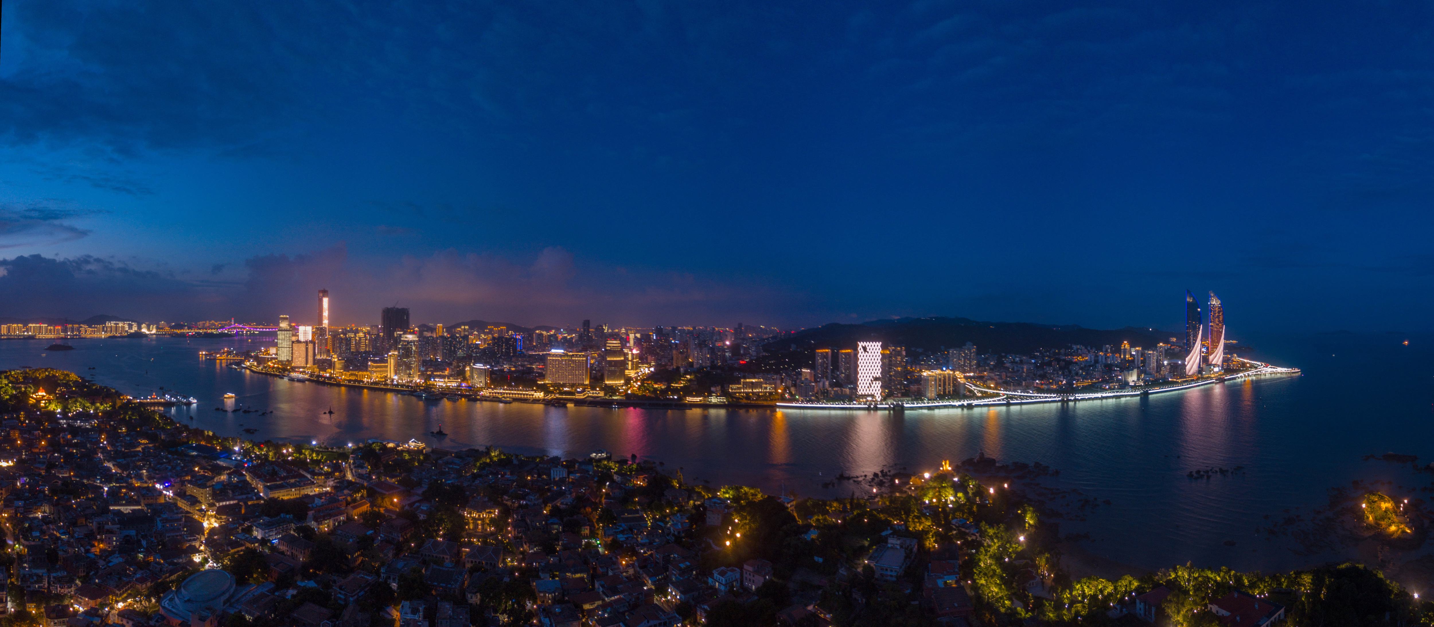 100多年，鼓浪屿从采石场、乱坟岗到公共租界，再到著名风景区