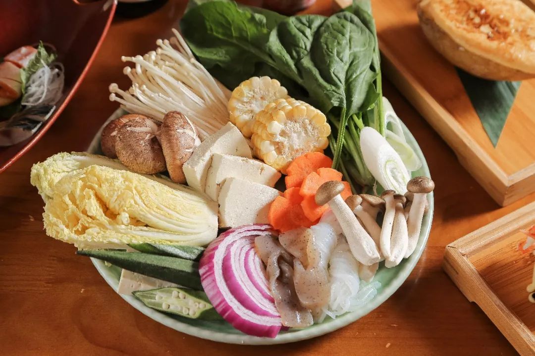 寿喜烧128元双人餐,西安围着寿喜烧自助怎么吃