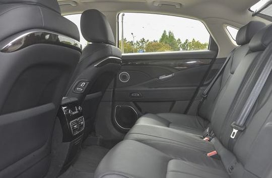 13万买来天籁公爵给你极致享受，3.0性能*萨特帕**在你头上暴扣