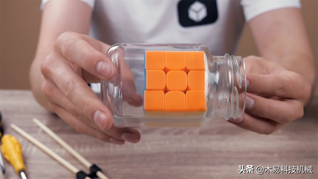 比瓶子大的魔方怎么装进去,比瓶口大的魔方