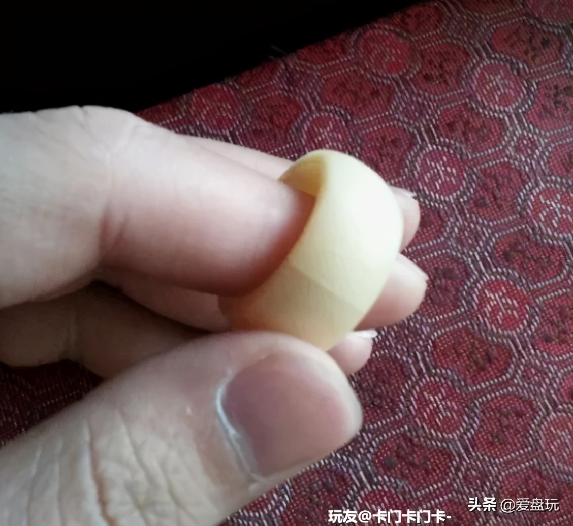 驼骨手串开裂图片,驼骨珠子开裂是怎么回事