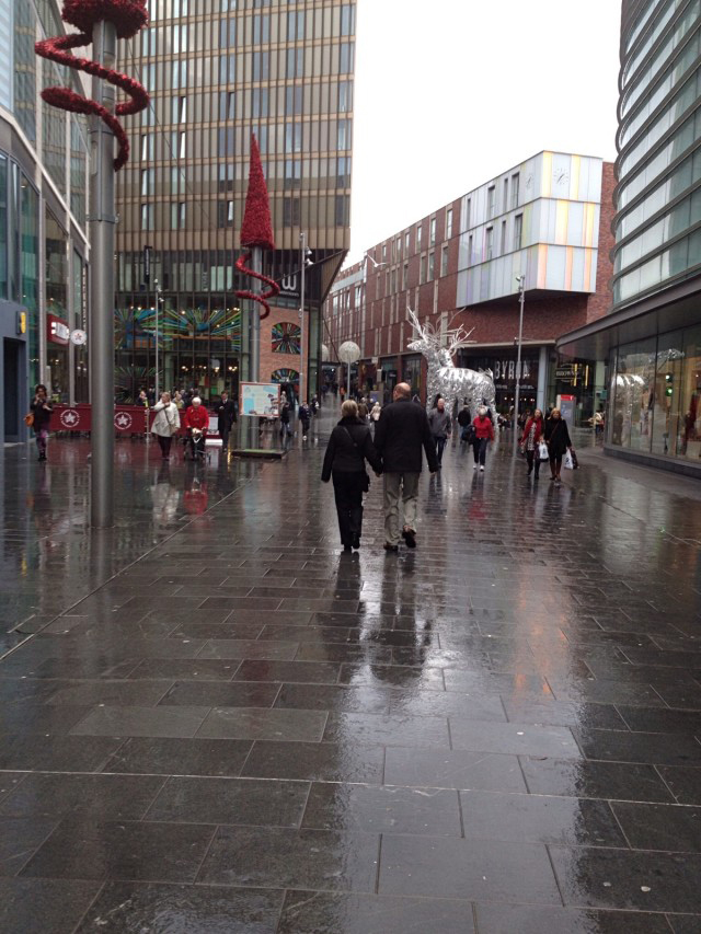 咨询英国留学机构,英国留学中介费用