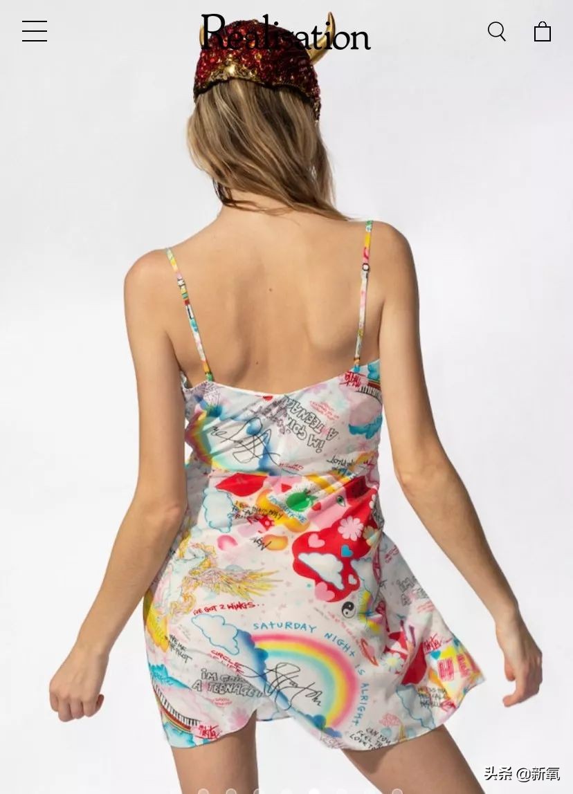 钟楚曦同款连衣裙丝绒,钟楚曦同款白色吊带连衣裙