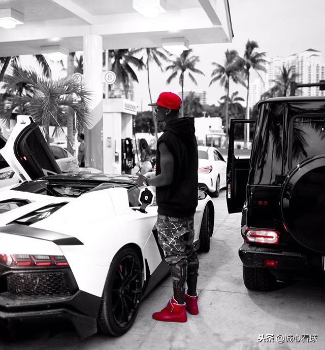 瓒崇悆鏄庢槦璞溅,瓒崇悆杩愬姩鍛樻湰娉介┈