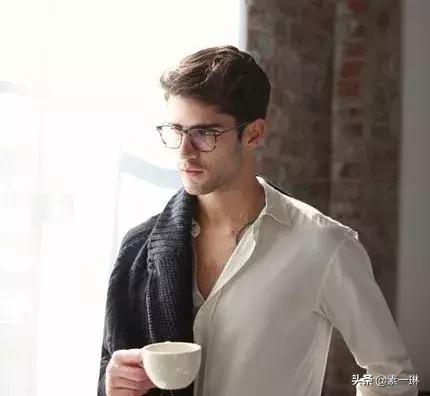 长脸型戴什么近视眼镜好看,如何根据脸型选择近视眼镜