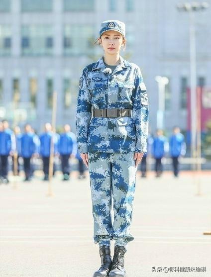 抗击疫情宅在家锻炼身体,宅在家里加强锻炼提高免疫力