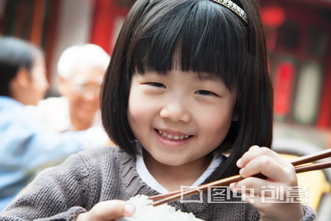 一碗饭吃出了半辈子的心酸,吃上饭才最重要