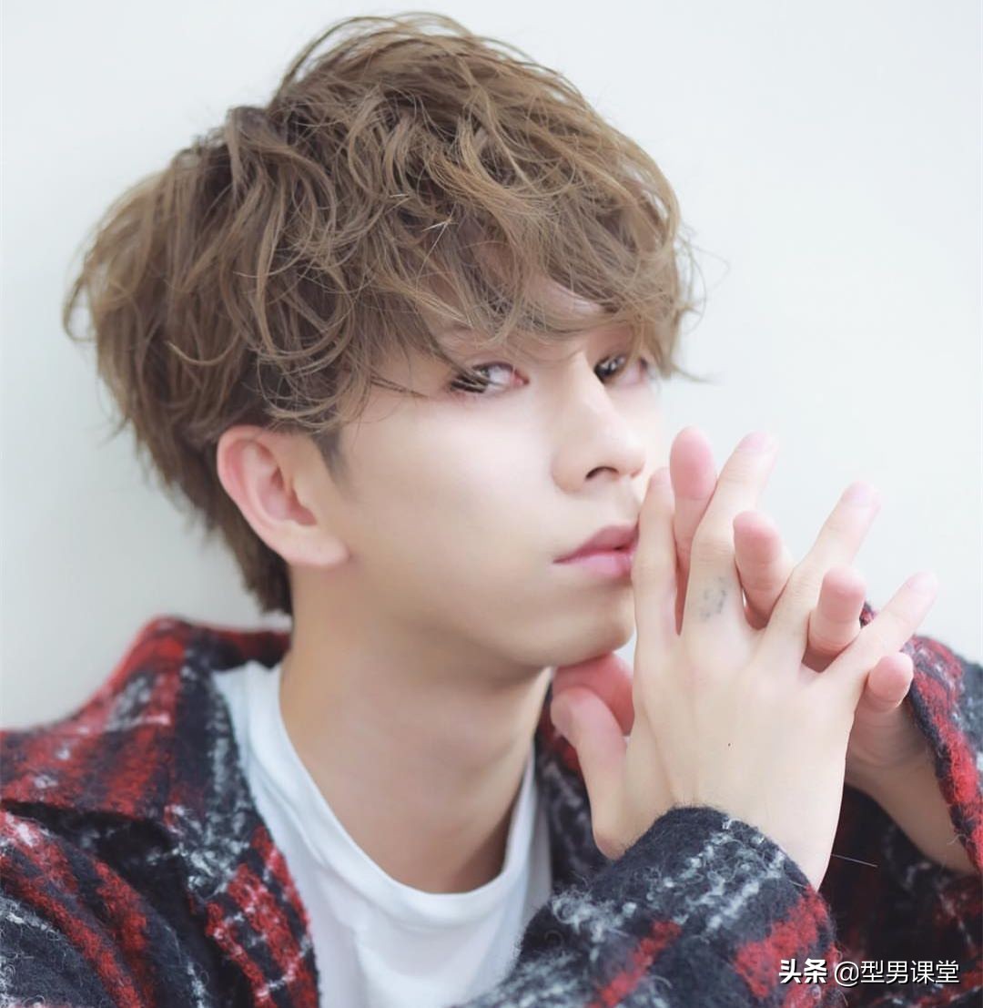 男生烫发三款建议,男生烫发的类型和效果