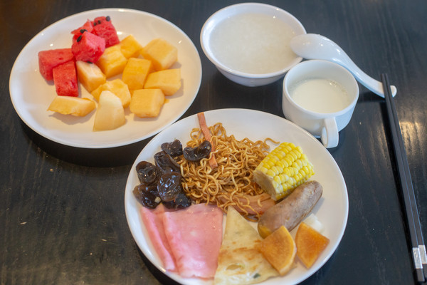 三亚无边泳池海景,三亚网红顶层180度独立无边泳池