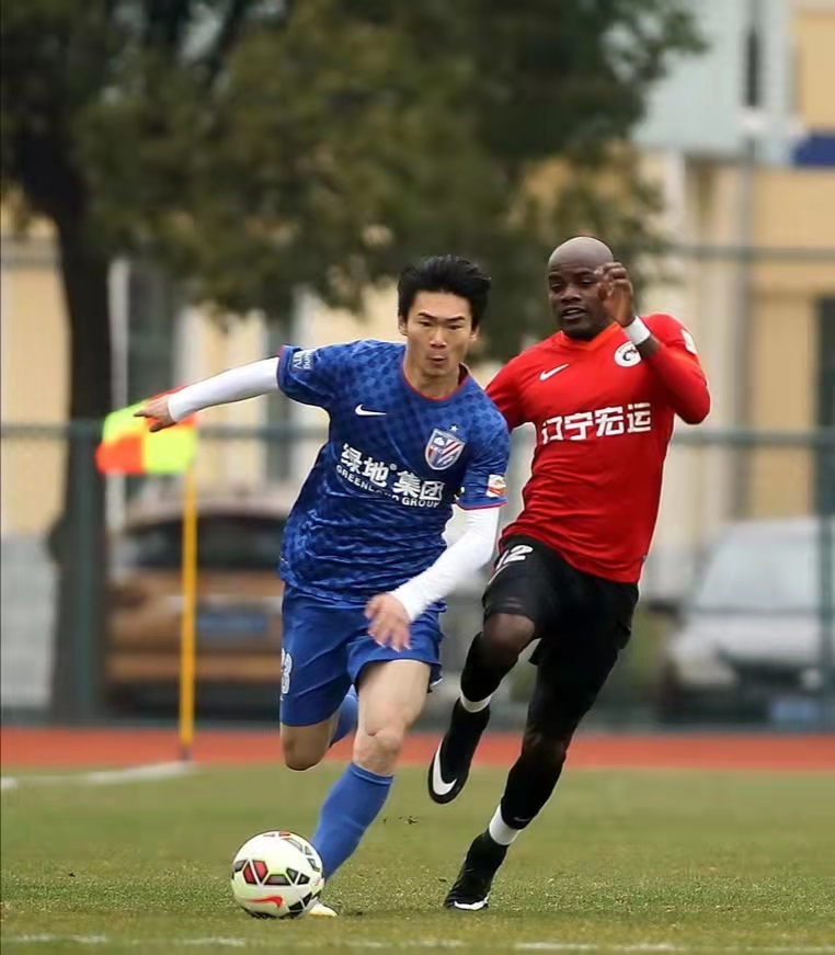 远去了鼓角争鸣,远去了刀光剑影黯淡了鼓角争鸣