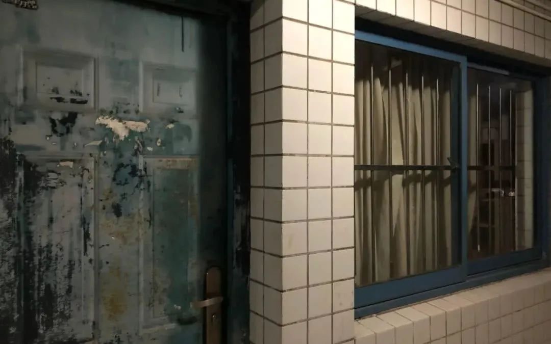 那些研究生是怎样走向崩溃的,那些研究生怎样走向崩溃的