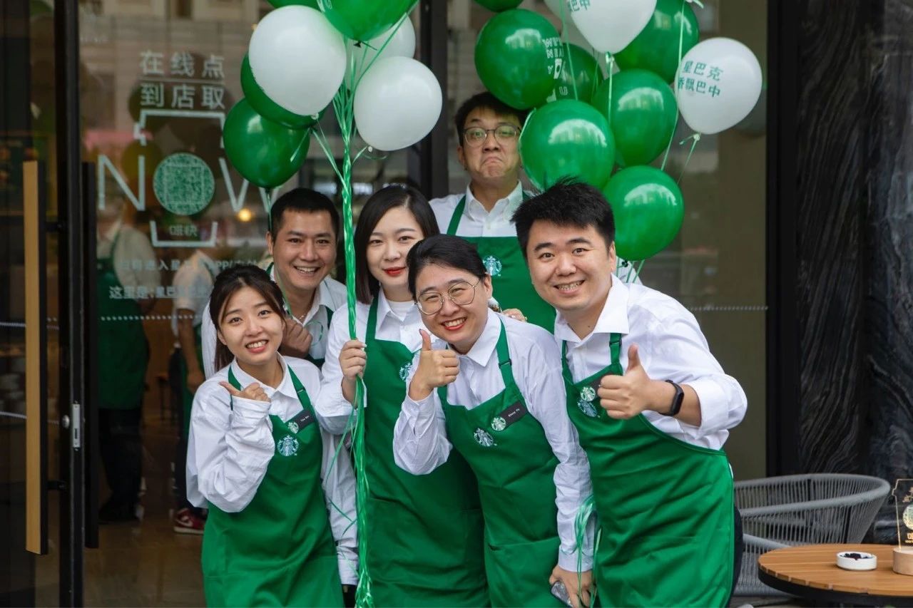 星巴克中国发放14薪,星巴克中国拟新增3000家门店