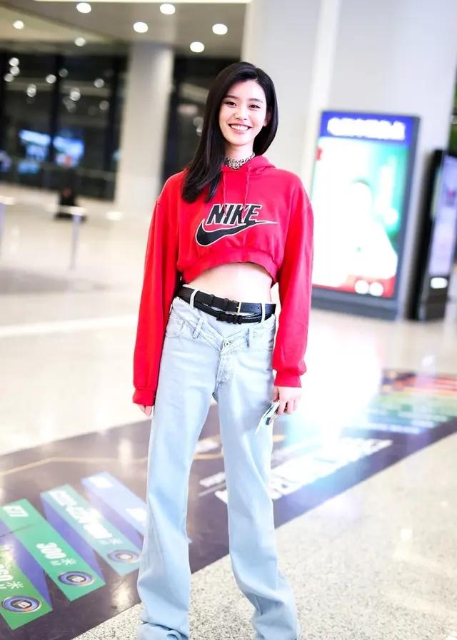 超级霸气豪门阔太奚梦瑶,豪门阔太奚梦瑶衫衣半露香肩