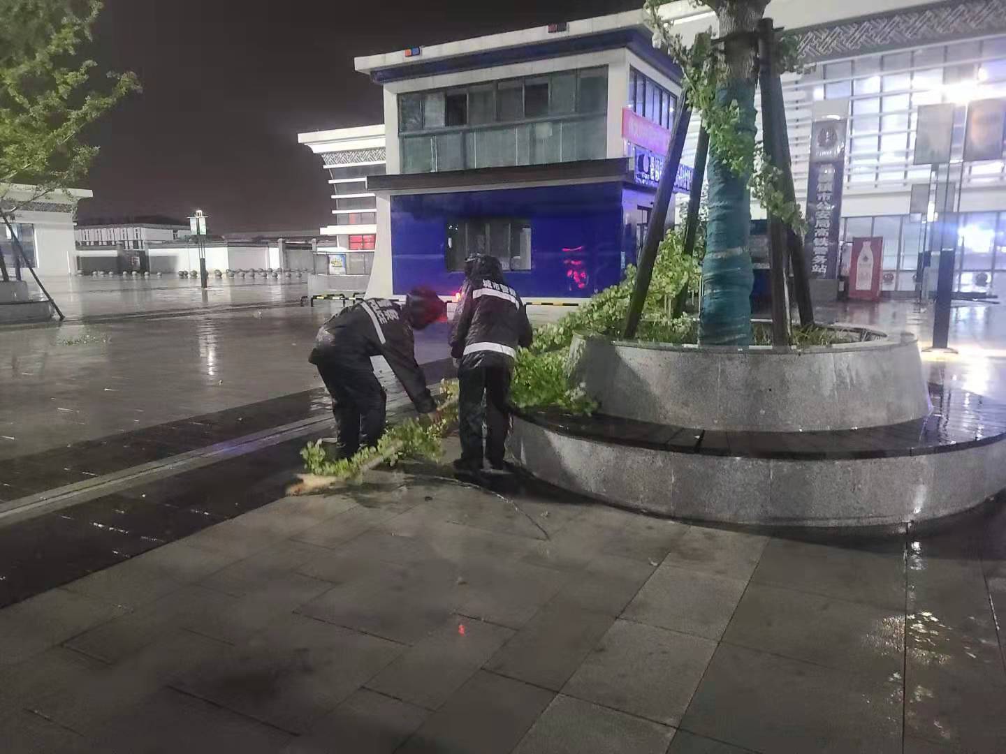 【我为群众办实事】江西景德镇：暴雨天“逆流”而上的瓷都公安