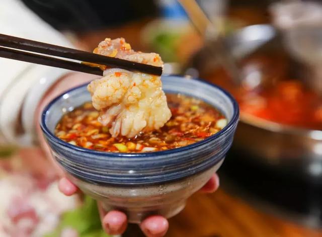 用3年干倒周边牛杂店！柳州80后“牛杂王”的逆袭之路